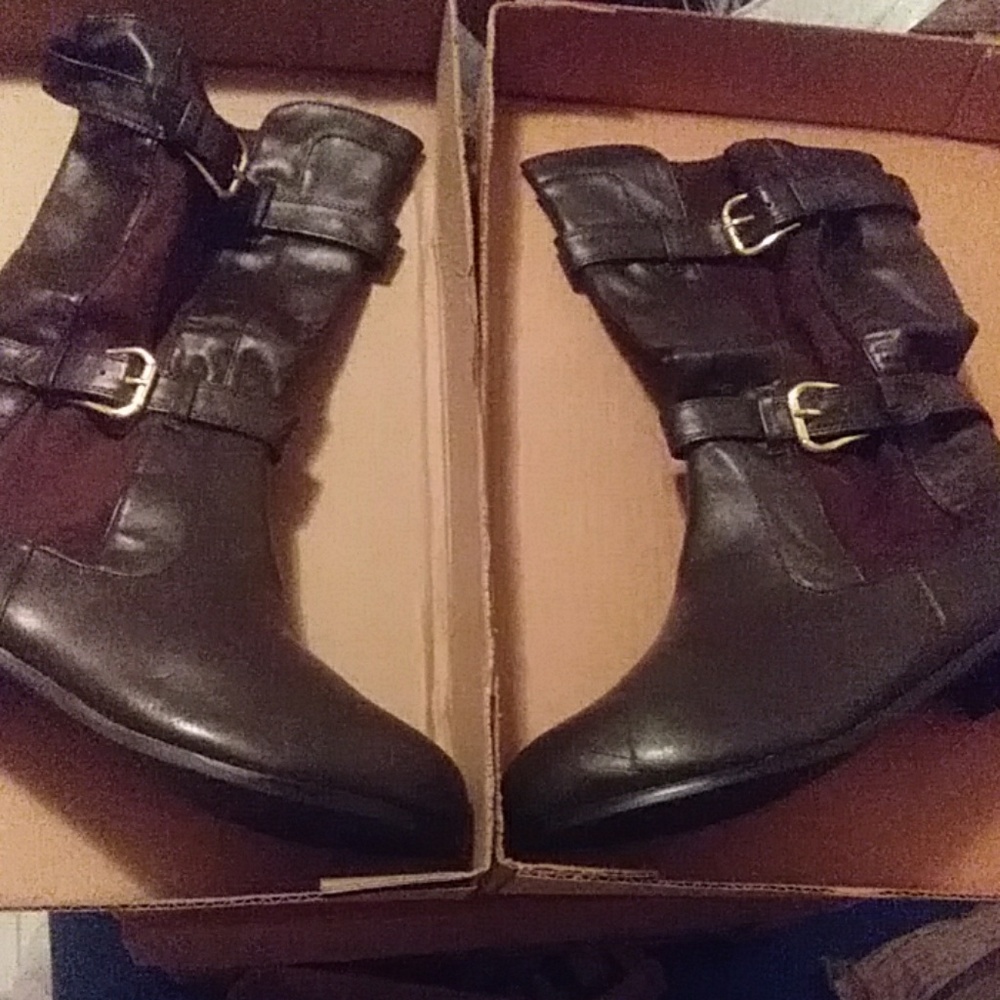 Avon Cushion Walk Buckle Boots Size 11 New